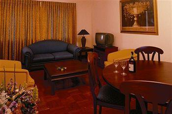 Sentinel Executive Apartment Hotel Претория Екстериор снимка